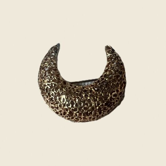 Vintage Gold-Tone Open-Work Crescent Moon Brooch - Picture 4 of 7